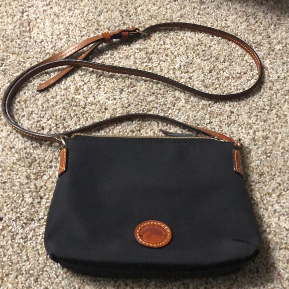 💥SOLD💥 Dooney and Burke Crossbody - Picture 1 of 5